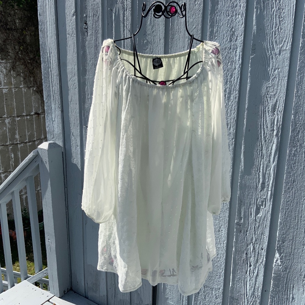 Calstyle Peasant Type Mix Lace Blouse in Pale Mint Green (Size L)